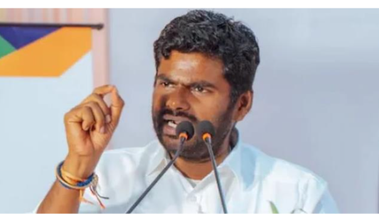 ചെ​രി​പ്പ​ണി​യി​ല്ലെ​ന്ന ശ​പ​ഥം പിൻവലിച്ച് കെ.​അ​ണ്ണാ​മ​ലൈ