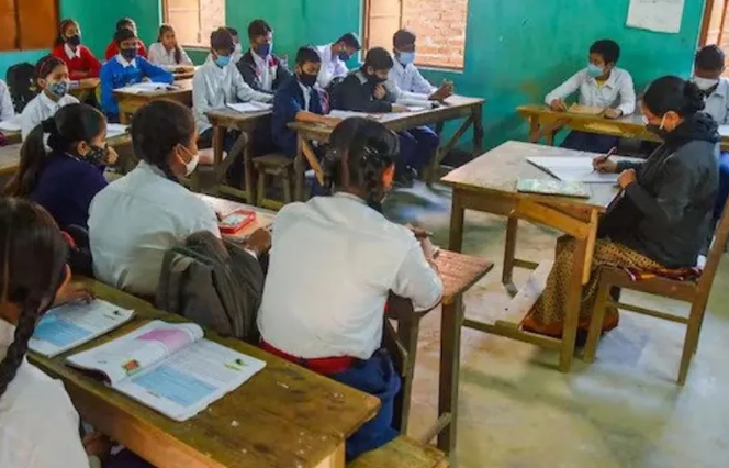 മ​ഹാ​രാ​ഷ്‌ട്രയി​ലെ സ്‌​കൂ​ളു​ക​ളി​ല്‍ ഹി​ന്ദി നി​ര്‍​ബ​ന്ധം