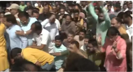 പ​ഹ​ല്‍​ഗാം ഭീ​ക​രാ​ക്ര​മണം ; കാശ്മീർ ജനത പാക് പതാക കത്തിച്ചു