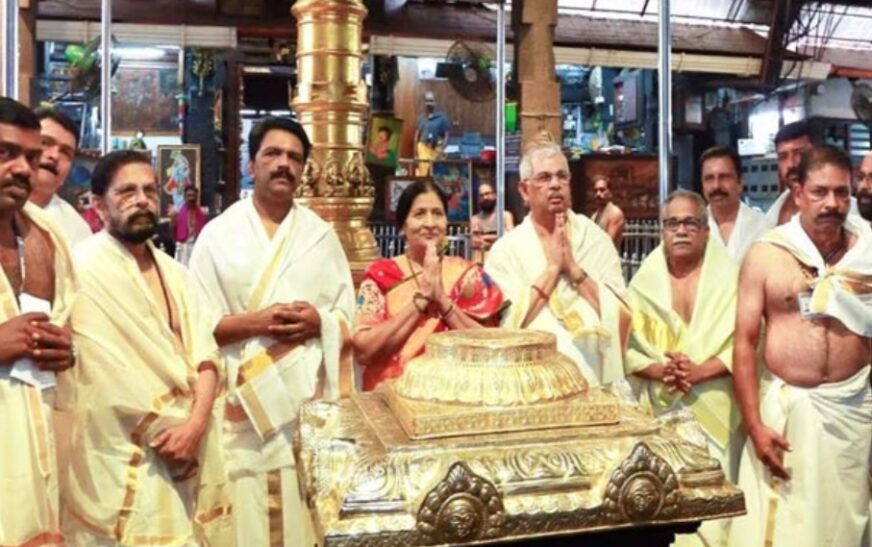 ഗുരുവായൂര്‍ ക്ഷേത്രത്തിൽ ദർശനത്തിനെത്തി ഗവർണർ രാജേന്ദ്ര വിശ്വനാഥ് ആർലേക്കറും കുടുംബവും