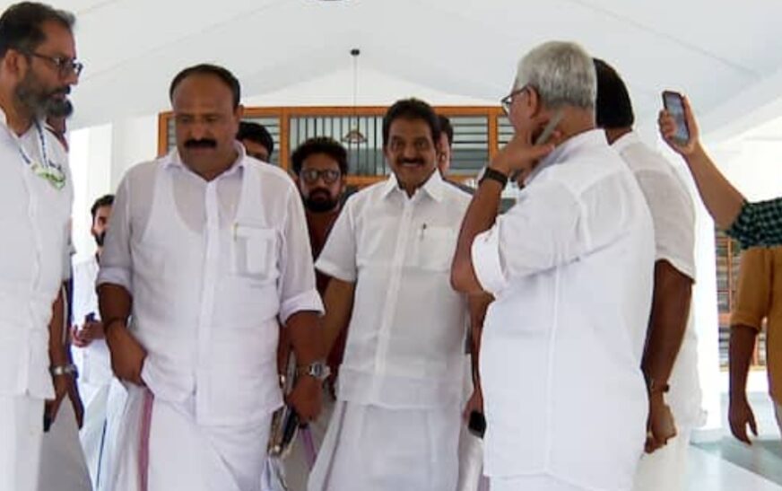 കോഴിക്കോട് ചേർന്ന കോൺഗ്രസ് യോഗത്തിനിടെ സ്ഥാനാർത്ഥിത്വം ചർച്ചയായി; ആര്യാടൻ ഷൗക്കത്തിന് മുൻതൂക്കം