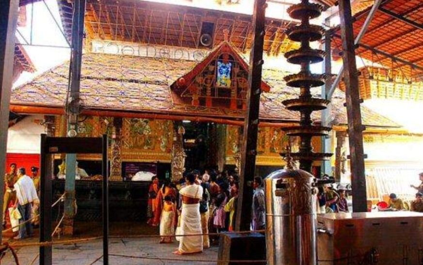 ഗു​രു​വാ​യൂ​ർ ക്ഷേ​ത്ര​ത്തി​ലെ ന​ട​പ്പ​ന്ത​ലി​ൽ ദൃ​ശ്യ​ങ്ങ​ൾ ചിത്രീകരിക്കുന്നതിന് നിയന്ത്രണം; മാ​ധ്യ​മ​ങ്ങ​ളെ വി​ല​ക്കി​യ​തി​ൽ പ്ര​തി​ഷേ​ധം