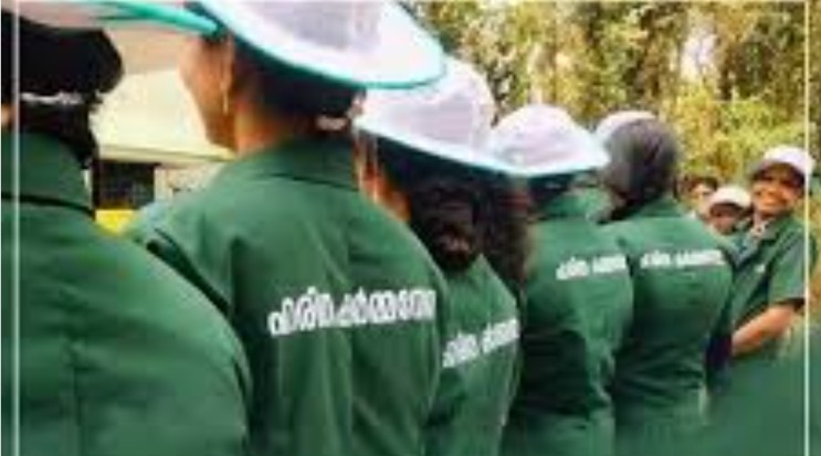 സുരക്ഷാ ഉപകരണങ്ങള്‍ വിതരണം ചെയ്തു