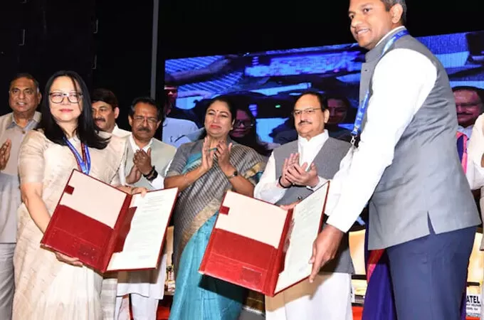 ഡൽഹിയിലെ ജനങ്ങൾക്ക് ഇനി ആയുഷ്മാൻ ഭാരത് പദ്ധതി വഴി ചികിത്സ; കേന്ദ്രവുമായി ധാരണാപത്രം ഒപ്പുവച്ചു