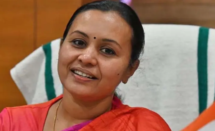 ഡെങ്കിപ്പനിയിൽ നിന്നുള്ള മോചനത്തിന് ഉറവിട നശീകരണം പ്രധാനം ; മന്ത്രി വീണാ ജോർജ്
