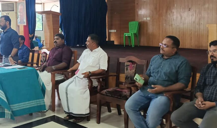 പ്രളയ മോക്ഡ്രിൽ : അയ്മനത്ത് യോഗം ചേർന്നു