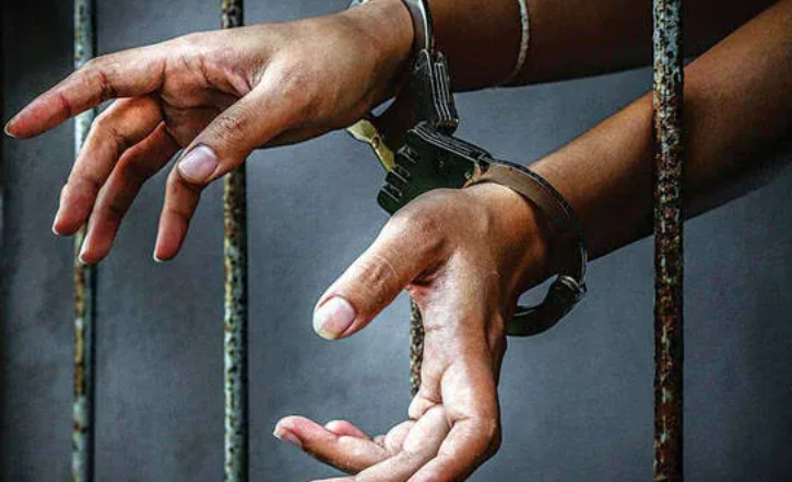 ബൈ​ക്ക് മോ​ഷ​ണ​ക്കേ​സി​ല്‍ ര​ണ്ടുപേ​രെ അ​റ​സ്റ്റ് ചെ​യ്തു