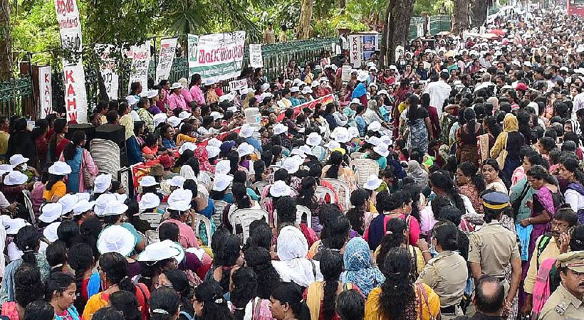 ഉപതെരഞ്ഞെടുപ്പ്; നിലമ്പൂർ കൊട്ടിക്കലാശത്തിന്‍റെ ആവേശത്തിലേക്ക്