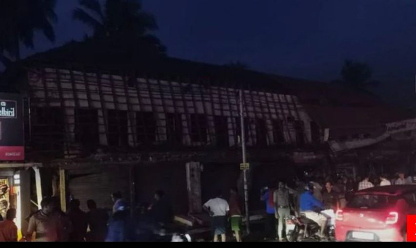 കുന്നംകുളത്ത് പഴയ കെട്ടിടം തകർന്നുവീണു