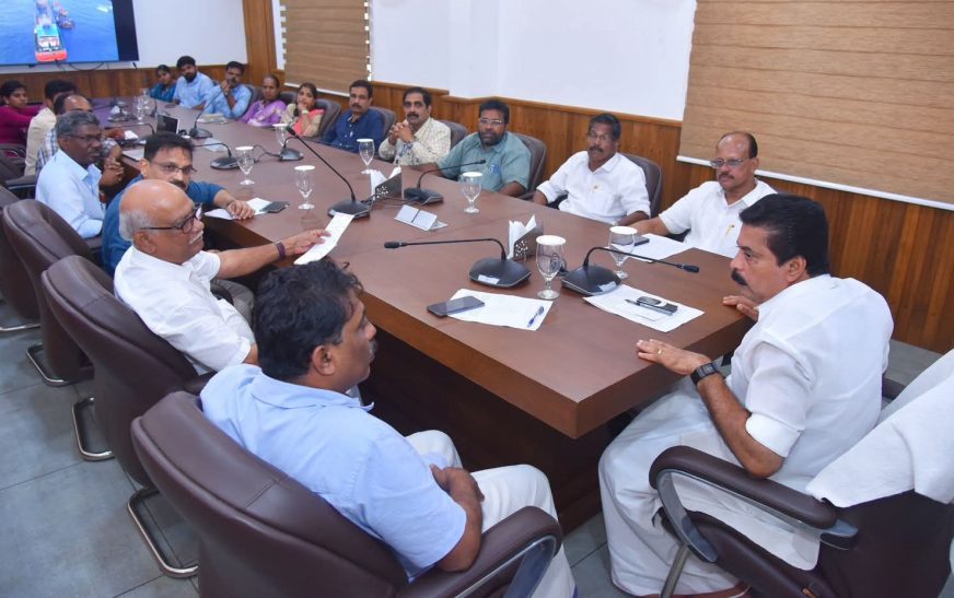കല്ലായി പുഴയിലെ ചെളി നീക്കല്‍ 2026 മാര്‍ച്ചില്‍ പൂര്‍ത്തീകരിക്കും:  മന്ത്രി റോഷി അഗസ്റ്റിന്റെ അധ്യക്ഷതയില്‍ യോഗം ചേര്‍ന്നു