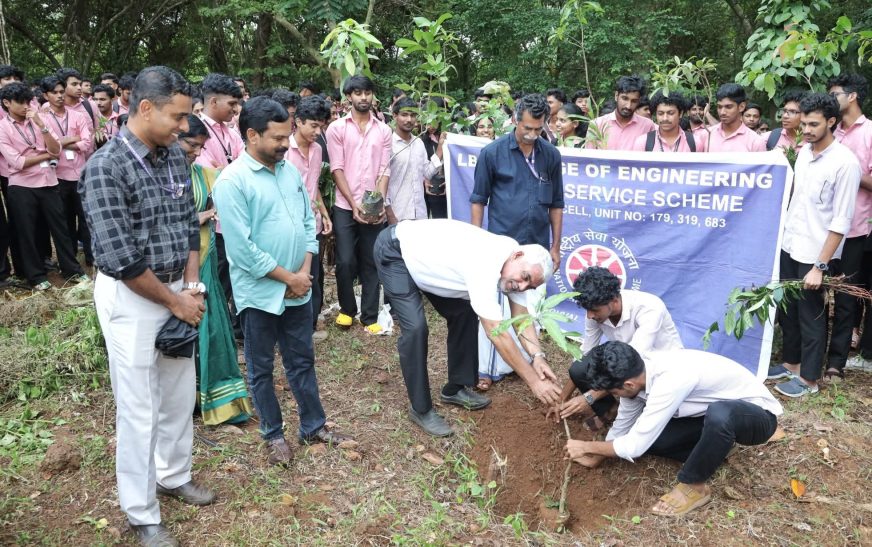 എൽ.ബി.എസ്. എഞ്ചിനീയറിംഗ് കോളേജിൽ സൗഹൃദത്തിന്റെ വൃക്ഷതൈകൾ നട്ടു