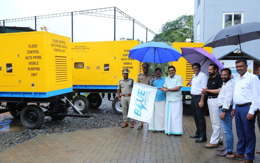 എറണാകുളം നഗരത്തിലെ വെള്ളക്കെട്ടിന് പരിഹാരമേകാൻ കൂറ്റൻ ഡീ വാട്ടറിംഗ് പമ്പുകളുമായി ജില്ലാ ദുരന്ത നിവാരണ അതോറിറ്റി