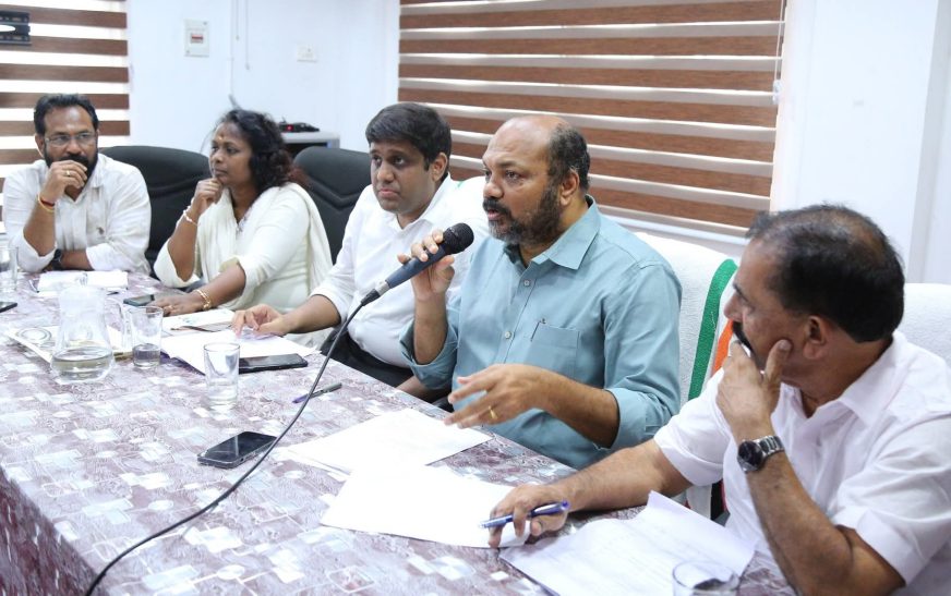 കളമശ്ശേരി കാർബൊറാണ്ടം കമ്പനി പൊട്ടിത്തെറി: കേടുപാടുകൾ സംഭവിച്ച വീടുകൾക്ക് ആഗസ്റ്റ് 15 നുള്ളിൽ നഷ്ടപരിഹാര തുക കൈമാറും