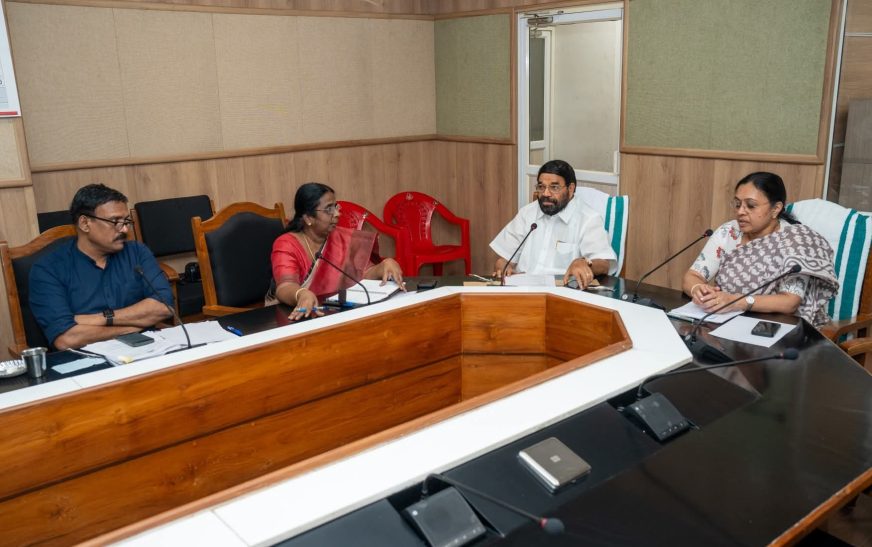 കോട്ടയം മെഡിക്കൽ കോളജ്   നിർമ്മാണ പ്രവർത്തനങ്ങൾ സമയബന്ധിതമായി പൂർത്തീകരിക്കാൻ മന്ത്രിതല യോഗത്തിൽ തീരുമാനം.