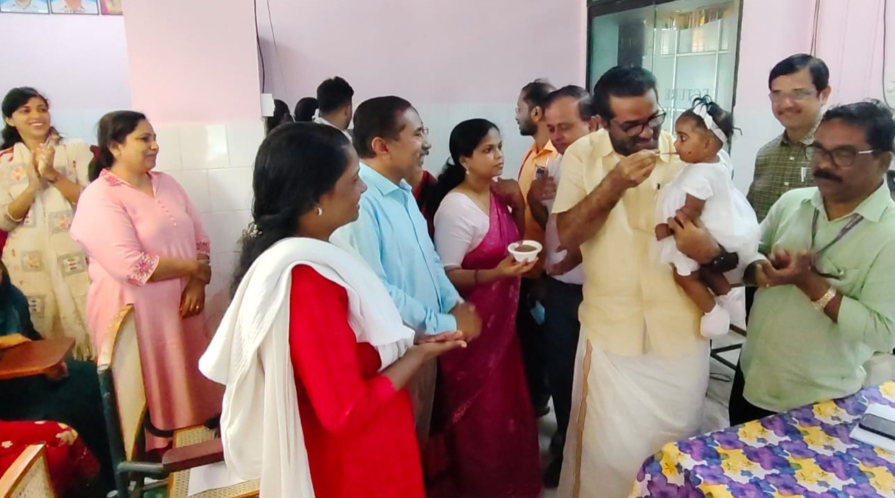 *പിഞ്ചോമനകളുടെ ആരോഗ്യം ഉറപ്പാക്കാന്‍ ഇനി ആലപ്പുഴ മെഡിക്കല്‍ കോളേജില്‍ ‘ഹാഫ് ബര്‍ത്ത് ഡേ’*     *സംസ്ഥാനത്ത് ആദ്യമായി ആലപ്പുഴ മെഡിക്കല്‍ കോളേജില്‍