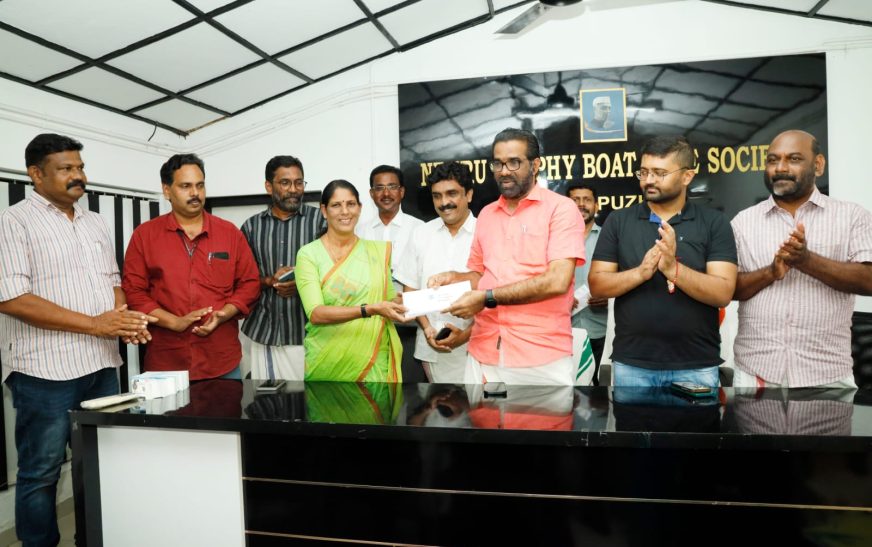 നെഹ്റു ട്രോഫി ടിക്കറ്റ് വിതരണം ഉദ്ഘാടനം