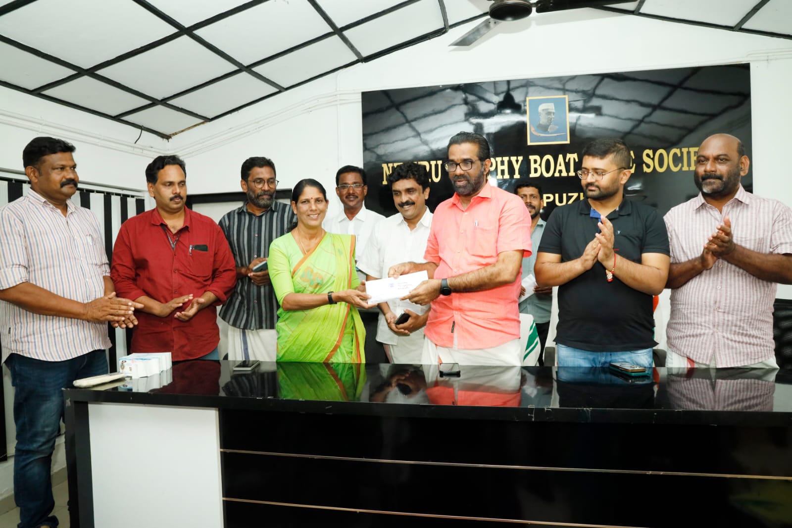 നെഹ്റു ട്രോഫി ടിക്കറ്റ് വിതരണം ഉദ്ഘാടനം