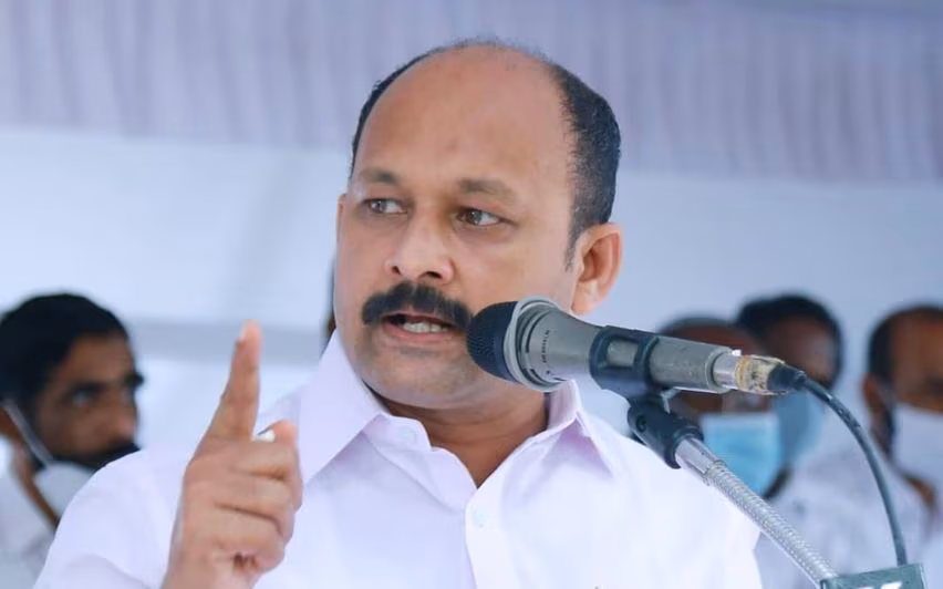 കേരളത്തിലെ എല്ലാ കലാകാരന്മാർക്കും അപമാനമാണ് വിനായകൻ; മുഹമ്മദ് ഷിയാസ്