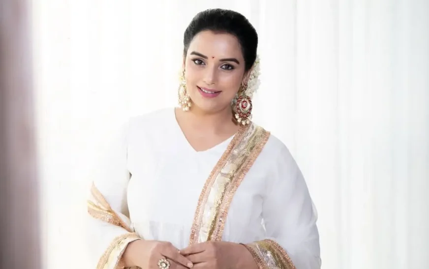 അശ്ലീല ചിത്രങ്ങളില്‍ അഭിനയിച്ച് പണം സമ്പാദിച്ചുവെന്നാരോപിച്ച് ശ്വേത മേനോനെതിരെ പരാതി