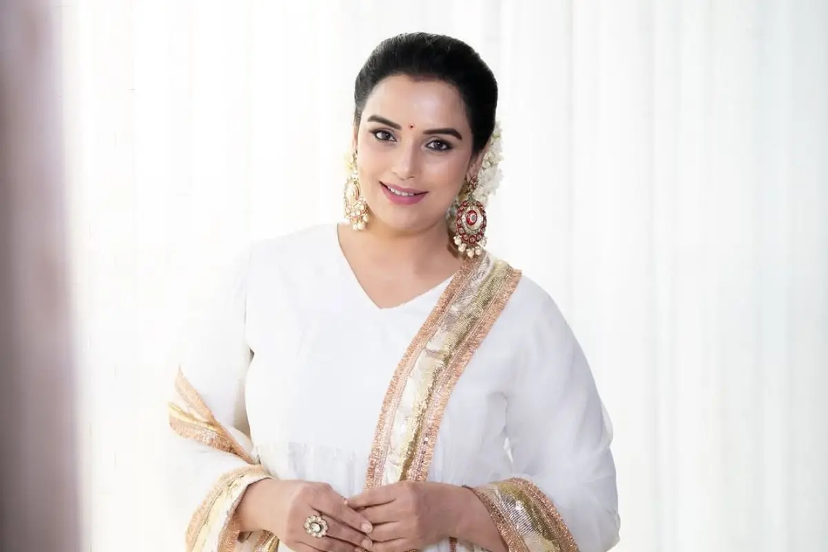 അശ്ലീല ചിത്രങ്ങളില്‍ അഭിനയിച്ച് പണം സമ്പാദിച്ചുവെന്നാരോപിച്ച് ശ്വേത മേനോനെതിരെ പരാതി