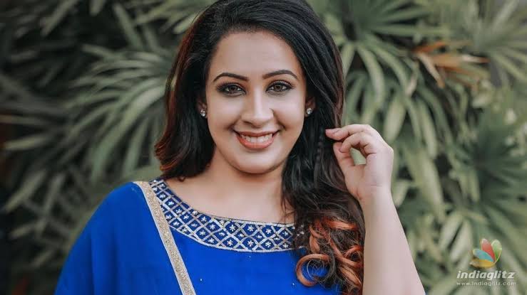 അമ്മ ഇൻഡിപെൻഡന്റായി ജീവിക്കാൻ ആഗ്രഹിക്കുന്നയാൾ; തുറന്നുപറഞ്ഞ് സൗഭാഗ്യ