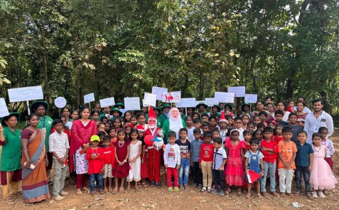 ഹരിത സാന്റയുമായി കുലുക്കല്ലൂര്‍ ഹരിത കര്‍മ്മ സേന