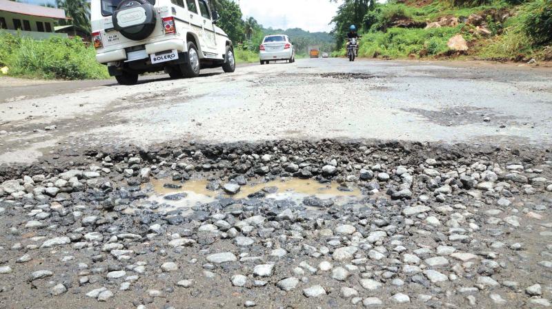 റോഡ് കുത്തിപൊളിച്ചു ; ഇത് ദുരിതയാത്ര