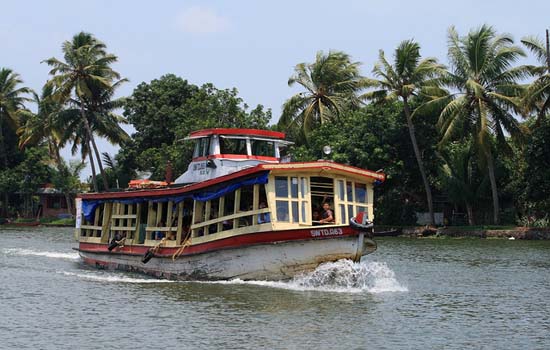 ബോട്ടുകളിലെ സുരക്ഷിത യാത്രയ്ക്ക് നിര്‍ദ്ദേശങ്ങളുമായി മാരിടൈം ബോര്‍ഡ്