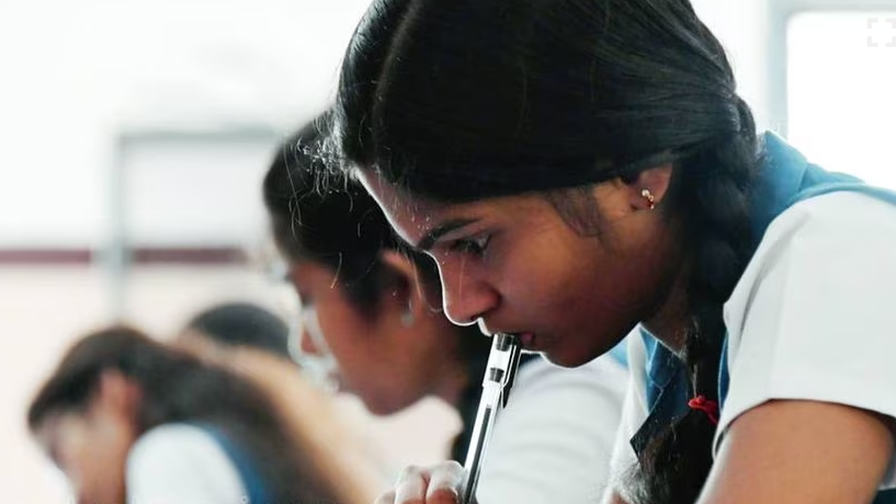 2025-26 അധ്യയനവർഷംമുതൽ CBSE ബോർഡ് പരീക്ഷ വർഷത്തിൽ രണ്ടുതവണ; നീക്കം വിദ്യാർഥികളുടെ സമ്മർദം കുറയ്ക്കാൻ