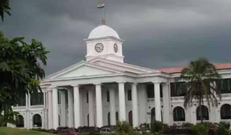 സാമ്പത്തിക പ്രതിസന്ധി;  സർക്കാർ ജീവനക്കാർ പ്രക്ഷോഭത്തിലേക്ക്, നാളെ മുതൽ സബ് ട്രഷറി ഗേറ്റിന് മുന്നിൽ നിരാഹാരം