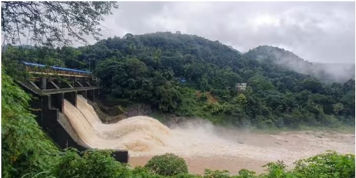 മണിയാർ ബാരേജിന്റെ കാലപ്പഴക്കം ചെന്ന ഷട്ടറുകൾ മാറ്റി സ്ഥാപിക്കുന്നതിൽ വീഴ്ച; ഉദ്യോഗസ്ഥർ നേരിട്ട് ഹാജരാകണമെന്ന് ജില്ലാ കളക്ടർ