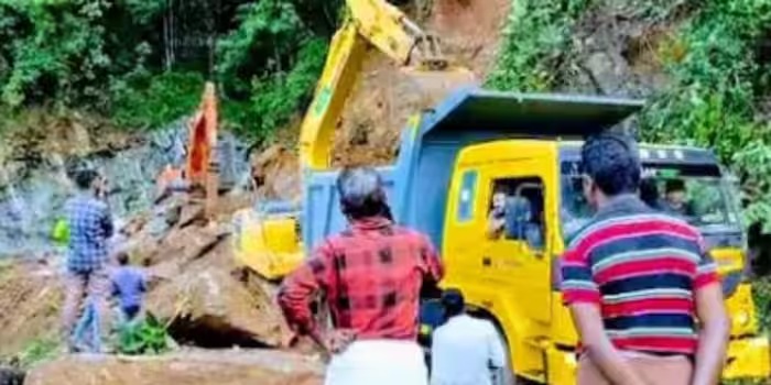 കനത്തമഴയില്‍ മണ്ണിടിച്ചിലിന് സാധ്യത; കക്കയം മേഖലയില്‍ രാത്രിയാത്ര ഒഴിവാക്കണമെന്ന നിര്‍ദേശവുമായി അധികൃതര്‍