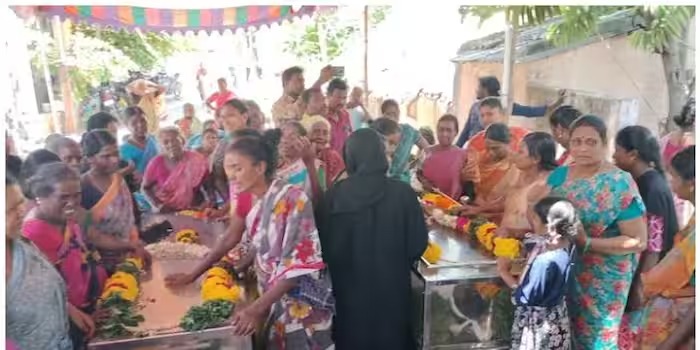 തമിഴ്നാട്ടിലെ കള്ളക്കുറിച്ചിയിലുണ്ടായ വൻ വ്യാജമദ്യ ദുരന്തം; ഒരു സ്ത്രീയടക്കം 18 പേർ മരിച്ചു, പത്ത് പേരുടെ നില ​ഗുരുതരം