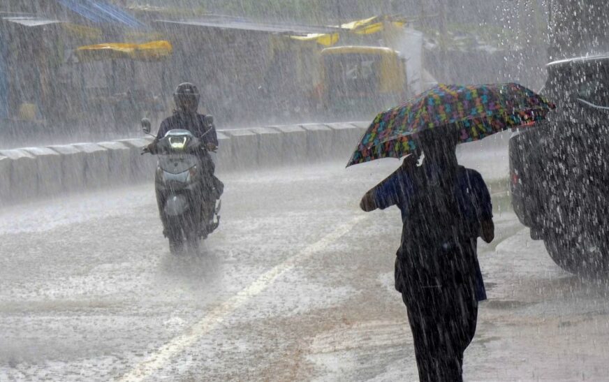 കനത്ത മഴയ്ക്ക് സാധ്യത; മൂന്ന് ജില്ലകളിൽ‌ ഓറഞ്ച് അലർട്ട്