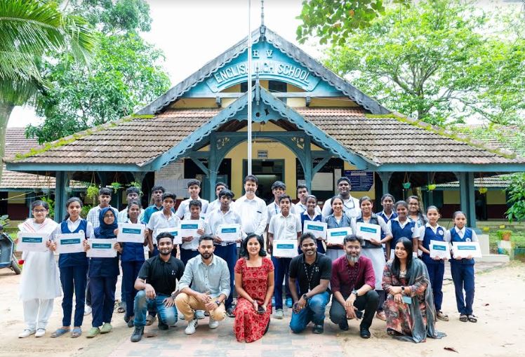 വടക്കൻ പറവൂർ ഗവ എച്ഛ് എസ് എസിലെ 25 വിദ്യാർത്ഥികൾക്ക് ജി എ മേനോൻ സ്‌കോളർഷിപ്പുകൾ നൽകി യു എസ് ടി