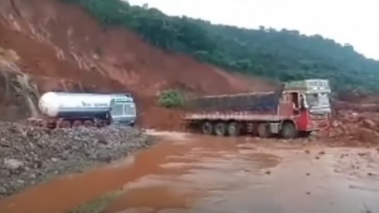 മണ്ണിടിച്ചിലിൽ മലയാളി കുടുങ്ങിയ സംഭവത്തിൽ അടിയന്തര ഇടപെടലിന് നിർദേശം നൽകി മുഖ്യമന്ത്രി