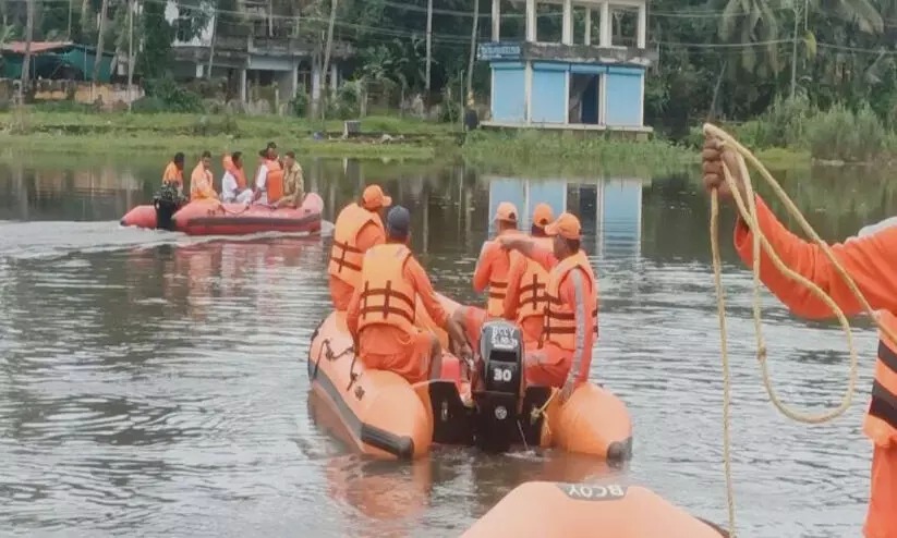 മാന്നാർ പന്നായി പാലത്തിൽ നിന്ന് നദിയിലേക്ക് ചാടിയ യുവതിയെ കണ്ടെത്താനായില്ല; തെരച്ചിൽ നാളെയും തുടരും