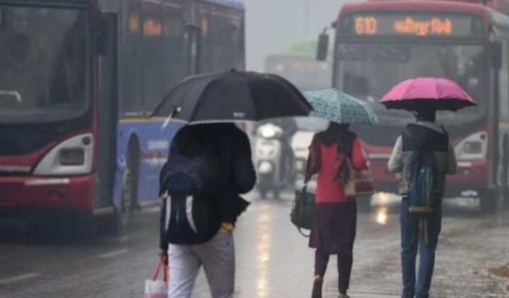 കേരളത്തിൽ വ്യാപക മഴ : ന്യൂനമർ‌ദം, ചക്രവാതച്ചുഴിയും ; ഇടിമിന്നലിനും കാറ്റിനും സാധ്യതയെന്ന് കാലാവസ്ഥ വകുപ്പ് മുന്നിറിയിപ്പ്