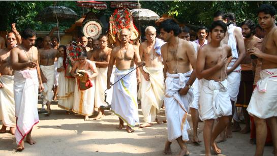 ആറ് വർഷങ്ങൾക്കുശേഷം മണ്ണാറശാലയിൽ ഇന്ന് ആയില്യം എഴുന്നള്ളത്ത്