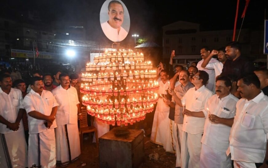 കേരള കോൺഗ്രസ് അറുപതാം ജന്മദിനം: കോട്ടയം തിരുനക്കരയിൽ  60 തിരിയിട്ട വിളക്ക് തെളിയിച്ച് ആഘോഷത്തിന് തുടക്കമിട്ട് യൂത്ത് ഫ്രണ്ട് എം