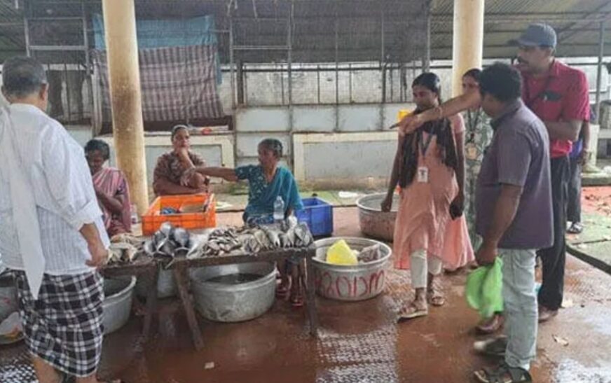 കല്ലമ്പലത്ത് പഴകിയ ഭക്ഷണവും ചീഞ്ഞഴുകിയ മത്സ്യവും പിടികൂടി