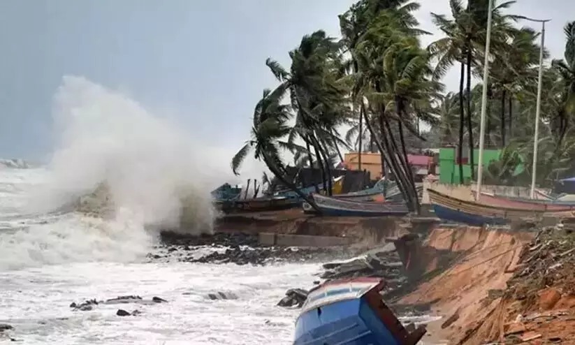 കേരള തീരത്ത് ഇന്ന് രാത്രി കള്ളക്കടൽ പ്രതിഭാസത്തിനു സാധ്യത