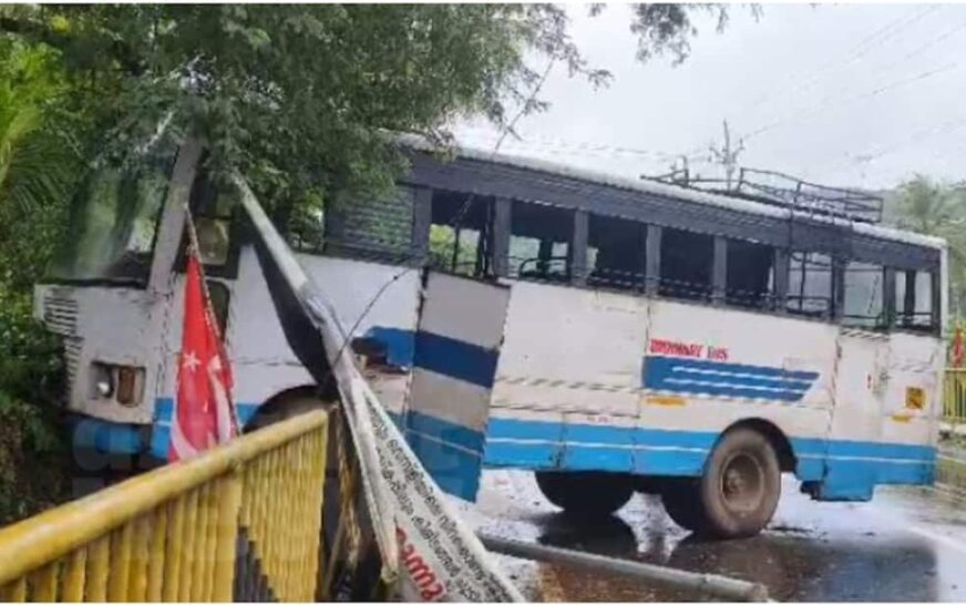 കെഎസ്ആർടിസി ബസ് നിയന്ത്രണം വിട്ട് മതിലിൽ ഇടിച്ചു, 5 പേർക്ക് പരിക്ക്