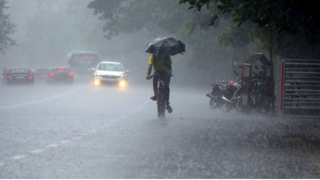 സംസ്ഥാനത്ത് ശക്തമായ മഴ തുടരും ; ജനങ്ങൾ ജാഗ്രത പാലിക്കണം