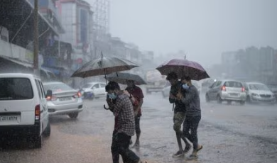 തു​ലാ​വ​ർ​ഷം ശ​ക്ത​മാ​കു​ന്നു ; ഏ​ഴു ജി​ല്ല​ക​ളി​ൽ യെ​ല്ലോ അ​ല​ർ​ട്ട്