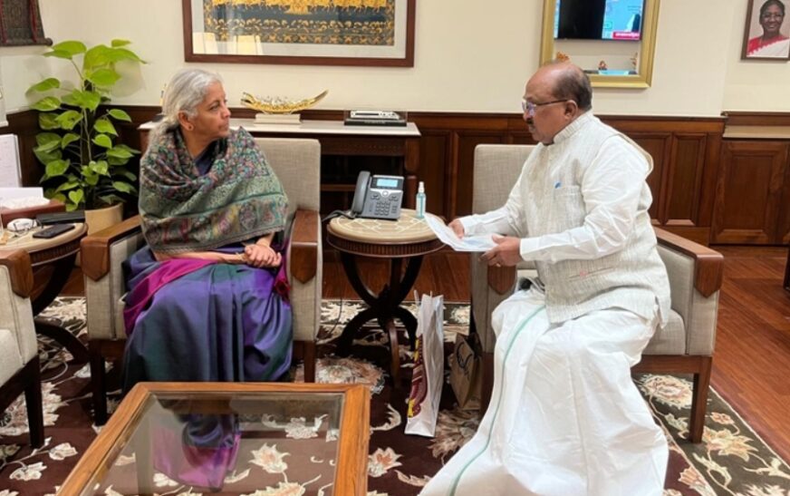 വയനാട് ദുരന്തവുമായി ബന്ധപ്പെട്ട് കേന്ദ്രസർക്കാർ പാക്കേജ് സമയബന്ധിതമായി നടപ്പിലാക്കുമെന്ന് കേന്ദ്ര ധനമന്ത്രി