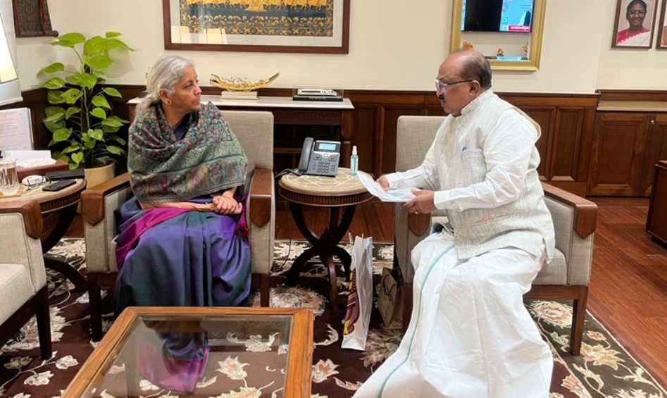 വയനാട് ദുരന്തവുമായി ബന്ധപ്പെട്ട് കേന്ദ്രസർക്കാർ പാക്കേജ് സമയബന്ധിതമായി നടപ്പിലാക്കുമെന്ന് കേന്ദ്ര ധനമന്ത്രി