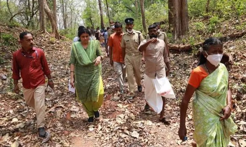 വനംവകുപ്പിന്റെ തടസവാദങ്ങൾ ; ഒളകരയിലെ ആദിവാസികൾക്ക് ഭൂമി ലഭിച്ചില്ല