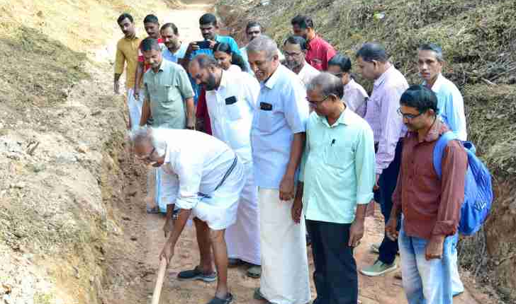 പഴശ്ശി പദ്ധതിയുടെ അഴീക്കൽ ബ്രാഞ്ച് കനാലിന്റെ നവീകരണ പ്രവൃത്തി തുടങ്ങി