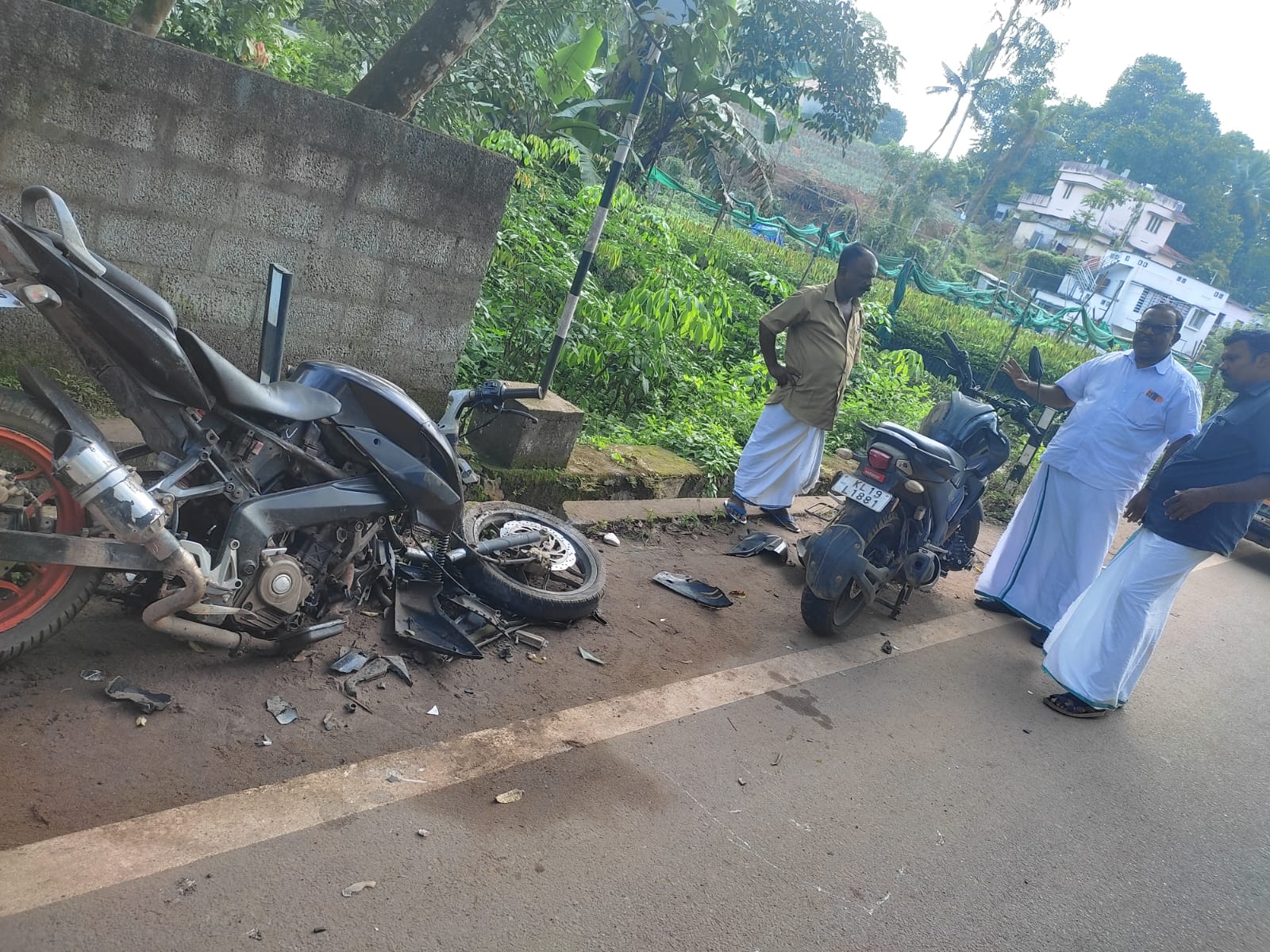 ബൈക്കുകള്‍ കൂട്ടിമുട്ടി രണ്ടുപേര്‍ക്ക് ഗുരുതര പരിക്ക്